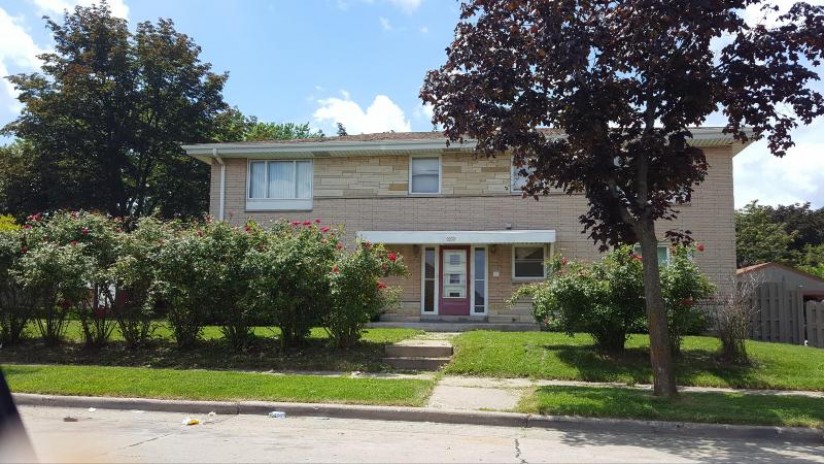 5533 N 95th St 2 - UPPER Milwaukee, WI 53225 by Berkshire Hathaway HomeServices Metro Realty $750