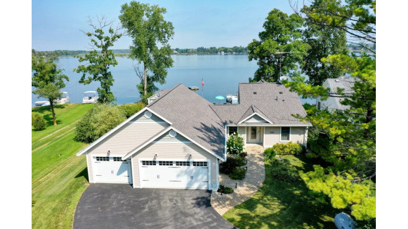 W1081 Kettle Moraine Ln Osceola, WI 53010 by Shorewest Realtors $739,900