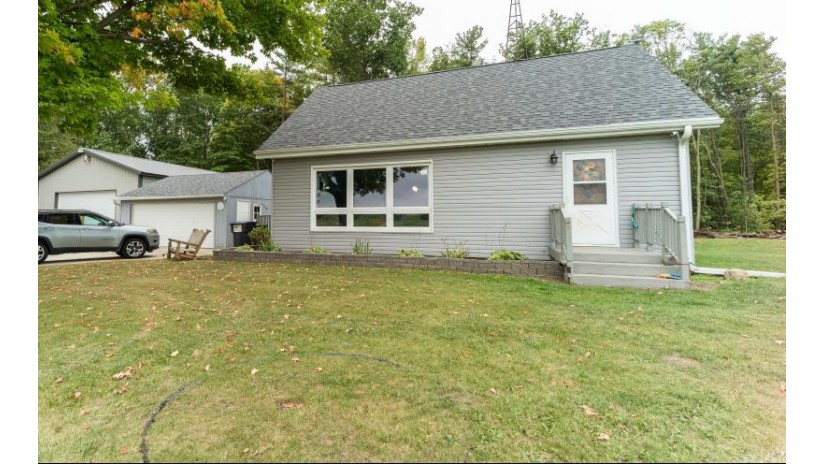 6703 Oakwood Ln Manitowoc Rapids, WI 54247 by Coldwell Banker Real Estate Group~Manitowoc - 920-769-1600 $280,000