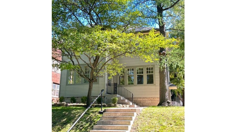 3216 N Cambridge Ave Milwaukee, WI 53211 by Shorewest Realtors $399,900