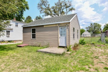 2007 S Park Ave, Beloit, WI 53511-2947