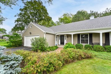 9814 N Shaker Ln, Mequon, WI 53092