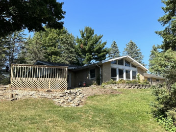 811 E Brandybrook Rd, Wales, WI 53183-9647