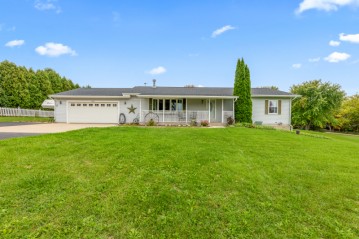 1541 Golden Dr, Richfield, WI 53033-9790