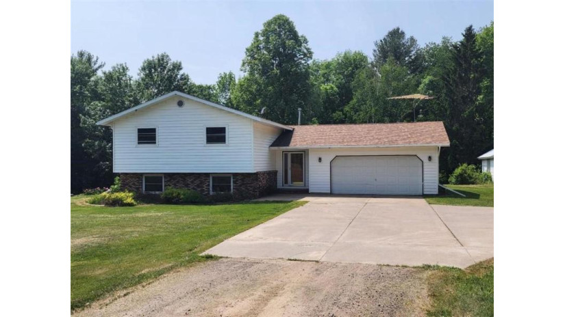 2646 4th Street Cumberland, WI 54829 by Re/Max Northstar $299,000