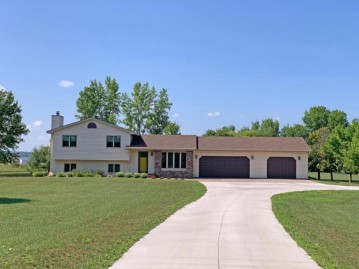 713 Cessna Road, Osceola, WI 54020