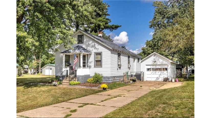 417 Pine Street Black River Falls, WI 54615 by Cb River Valley Realty/Brf $135,000