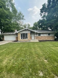 7621 Lloyd Drive, Cherry Valley, IL 61016