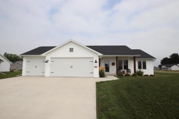 5366 Pasture Court, Omro, WI 54963