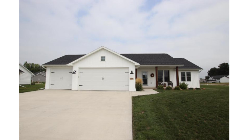 5366 Pasture Court Omro, WI 54963 by Adashun Jones, Inc. - PREF: 920-420-5357 $424,900