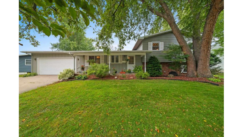 422 N Humphrey Circle Shawano, WI 54166 by Coldwell Banker Real Estate Group $199,900