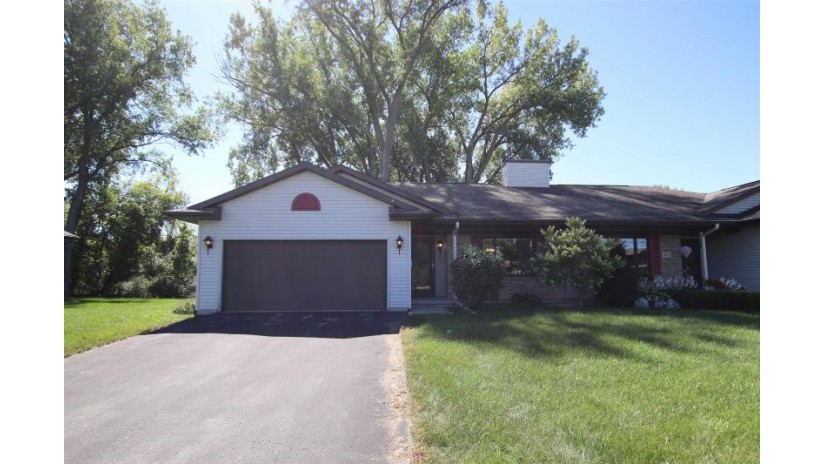 N7277 Winnebago Drive Fond Du Lac, WI 54935 by Adashun Jones, Inc. - CELL: 920-979-6907 $219,900