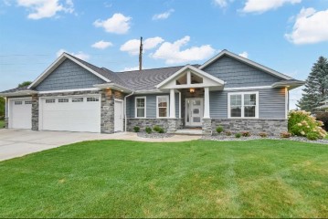 980 Cortez Way, Hobart, WI 54155