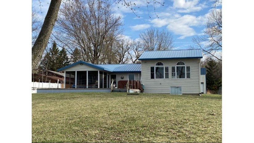 W6794 Marine Drive Marquette, WI 53946 by Cotter Realty Llc $445,000