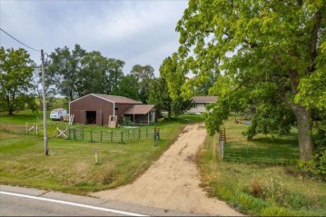 W1054 Highway 92, Brooklyn, WI 53521