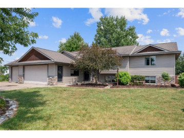 825 Brady Lane, New Richmond, WI 54017