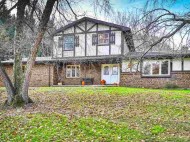 1481 Ravenoaks Tr