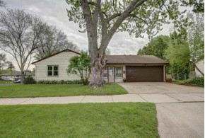 1401 Iowa Dr