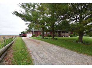 231 County Road Ddd Mineral Point, WI 53565
