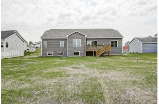 6627 Wolf Hollow Rd, Windsor, WI 53598