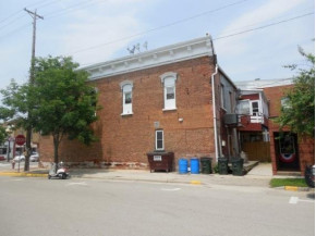 301 Main St