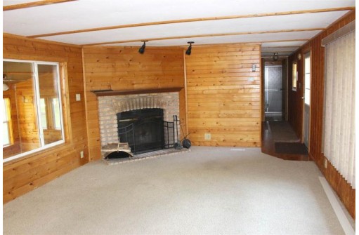 W3567 Carson Heights Rd, Mauston, WI 53948
