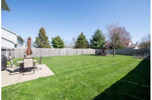 308 W Clover Ln, Cottage Grove, WI 53527