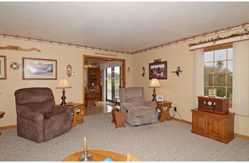 S4494 Rocky Point Rd, Baraboo, WI 53913