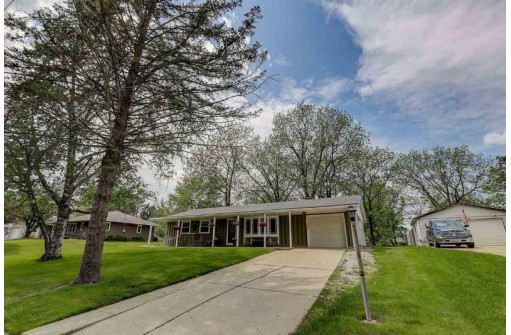 906 East St, Fort Atkinson, WI 53538