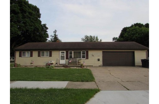 1907 Purvis Ave, Janesville, WI 53548