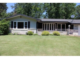 1876 Lakeview Dr Friendship, WI 53934