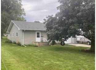 506 W Clarence St Dodgeville, WI 53533