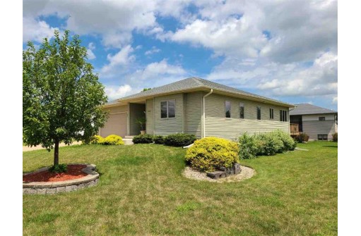 2708 11th Ave, Monroe, WI 53566