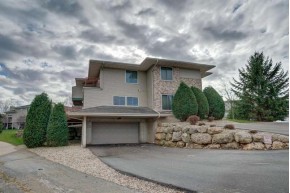 128 Meadowside Dr