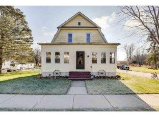 437 S Main St Fall River, WI 53932