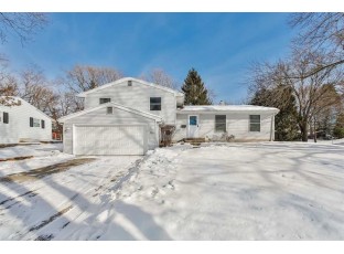 913 Valley Stream Dr Madison, WI 53711