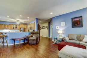 1602 S Golf Glen 102