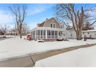 230 S Cottage St Whitewater, WI 53190-1814