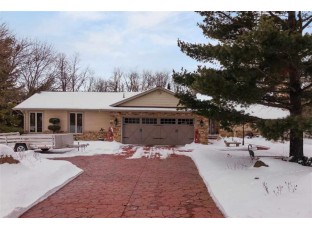 W8003 Whitetail Dr Pardeeville, WI 53954