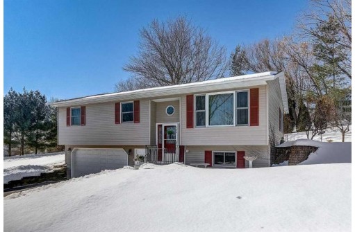 500 Brian St, Mount Horeb, WI 53572