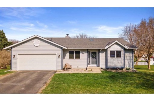 808 Lincoln Green Rd, DeForest, WI 53532
