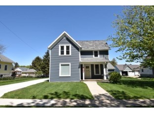 214 W Clarence St Dodgeville, WI 53533