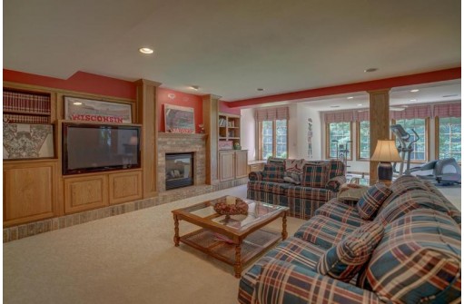 7526 Red Fox Tr, Madison, WI 53717