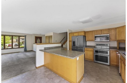2326 Mica Rd, Madison, WI 53719