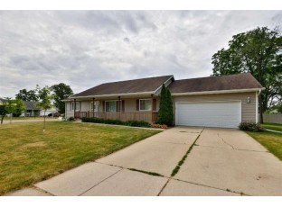486 S Orchard St Janesville, WI 53548