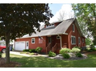 209 W Clarence St Dodgeville, WI 53533