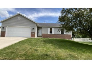817 Twin Pines Dr Madison, WI 53704
