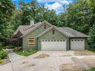 2321 Oakbrook Ct