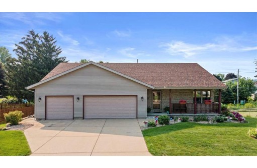 2306 Valley St, Cross Plains, WI 53528