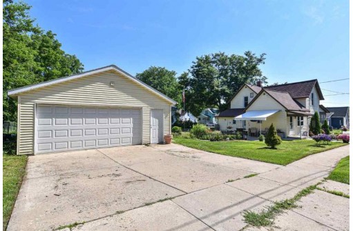528 East St, Fort Atkinson, WI 53538
